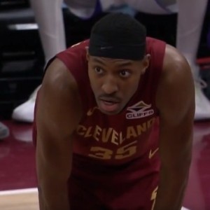 nba投注-你还真别说！骑士双向汤姆林抢断反击加速 起三步滑翔单臂战斧！